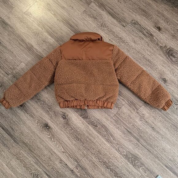 Abercrombie & Fitch Ultra Sherpa Puffer - Picture 6 of 7